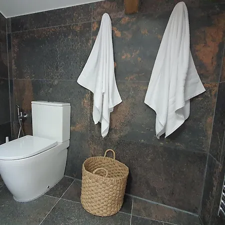 2 Bed Apart-garage Near Les Halles-sleeps4 *
