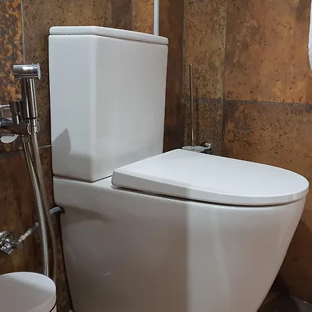 2 Bed Apart-garage Near Les Halles-sleeps4 Béziers