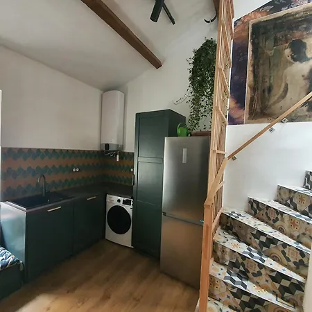 2 Bed Apart-garage Near Les Halles-sleeps4 * Béziers
