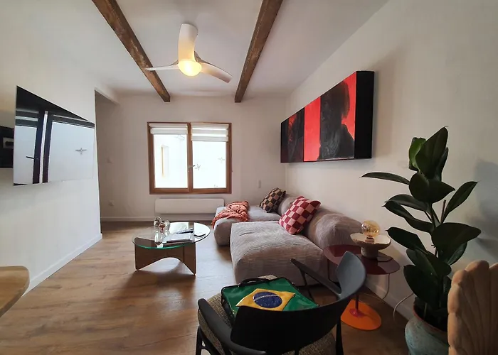 Апартаменты 2 Bed Apart-garage Near Les Halles-sleeps4 *